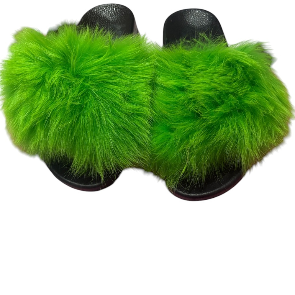 Fur slippers